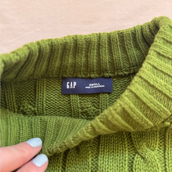 GAP Green Cropped Cable Knit Sweater - Picture 3 of 3